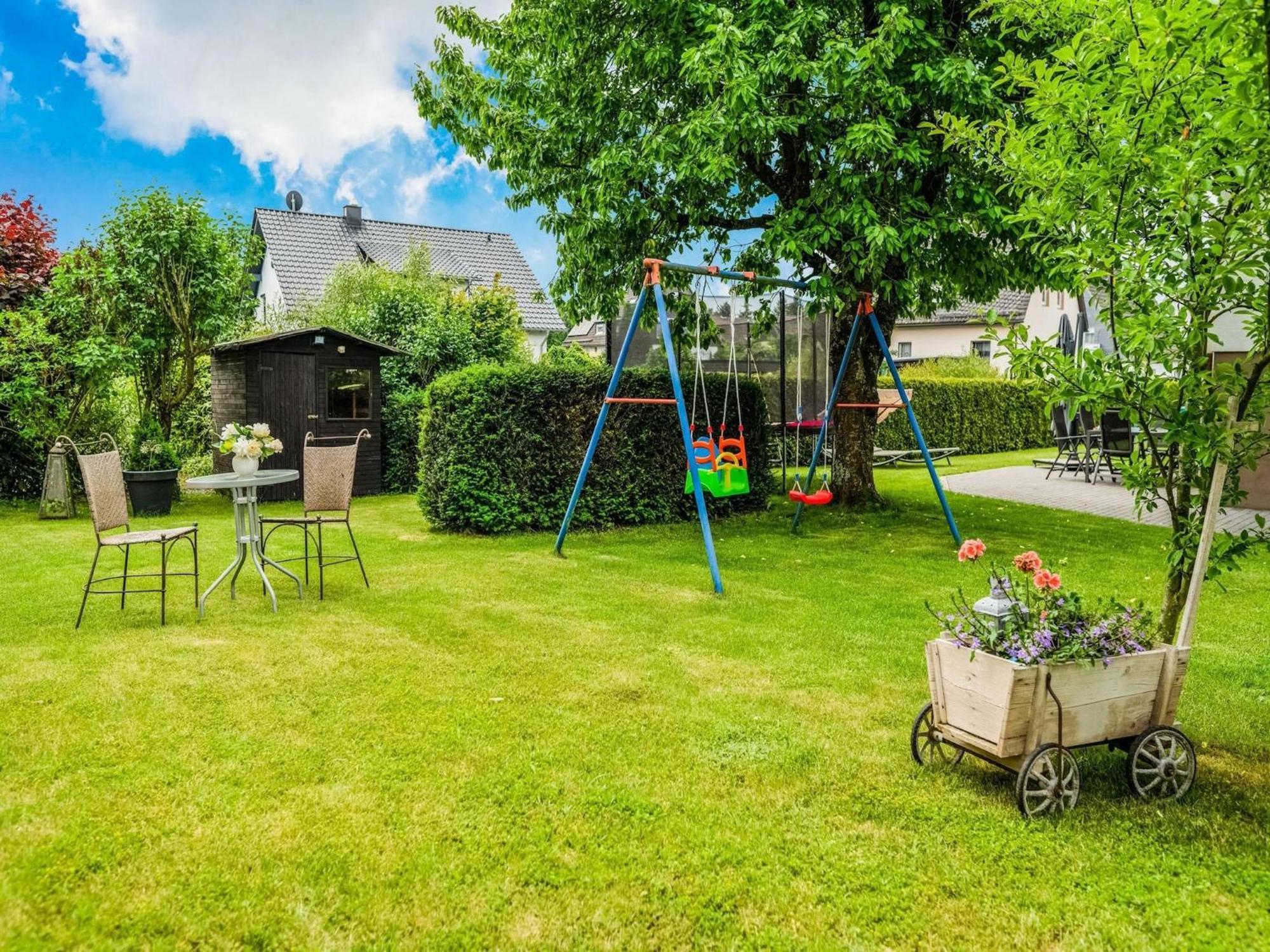 Luxurious Apartment In Medebach Near Public Pool エクステリア 写真